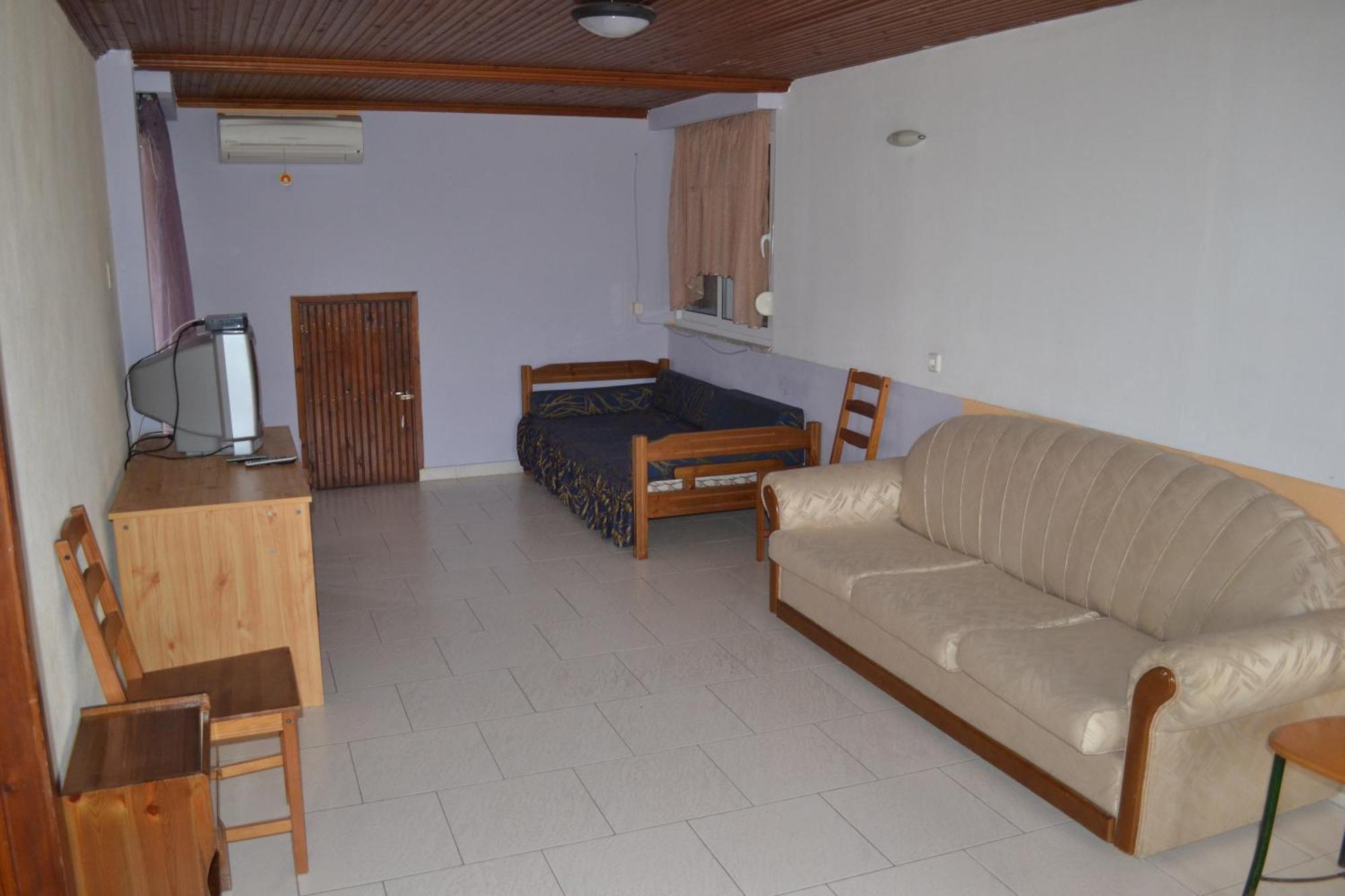 Artemis Apartments Paralia Dionysiou Buitenkant foto