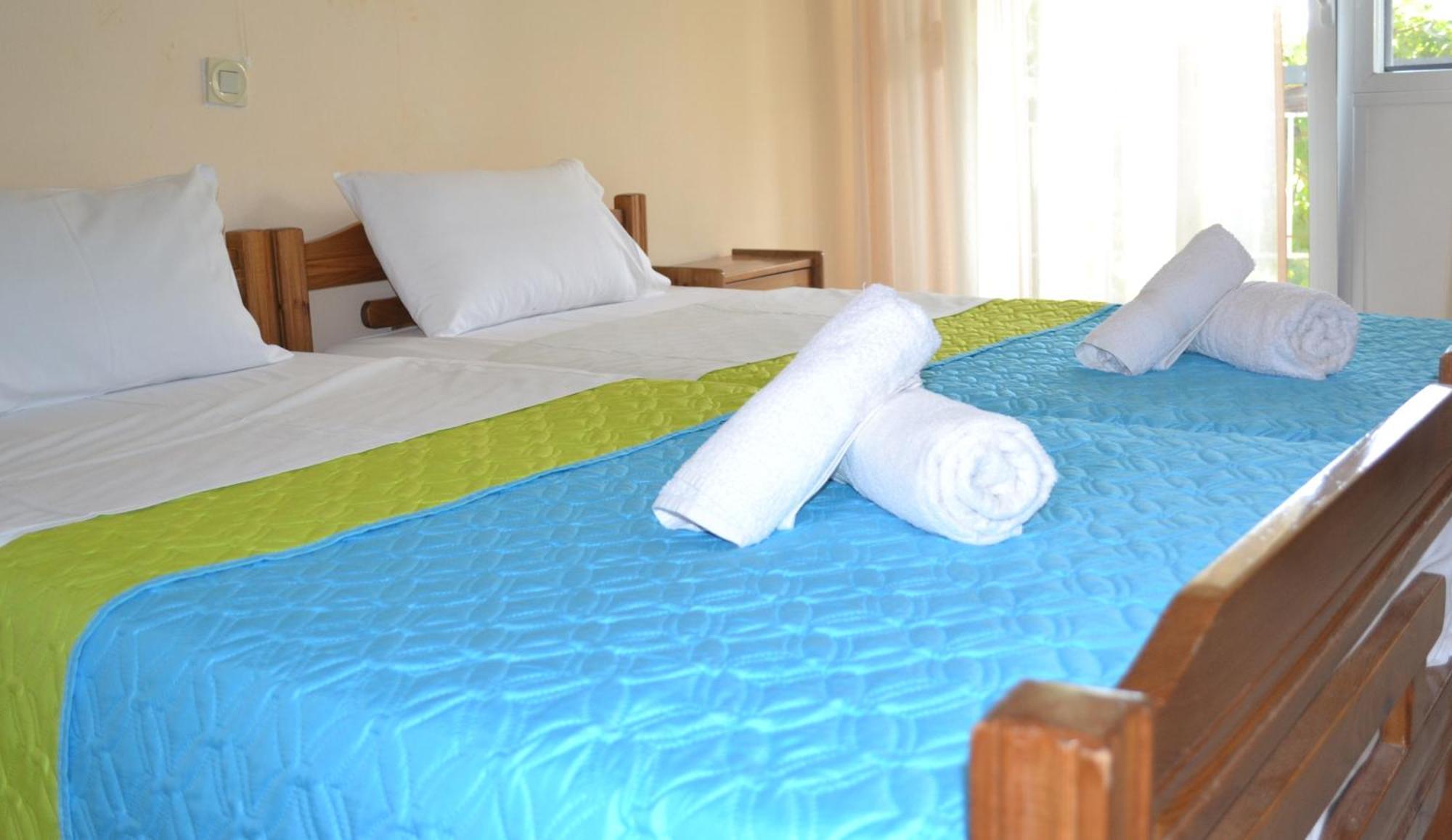 Artemis Apartments Paralia Dionysiou Kamer foto