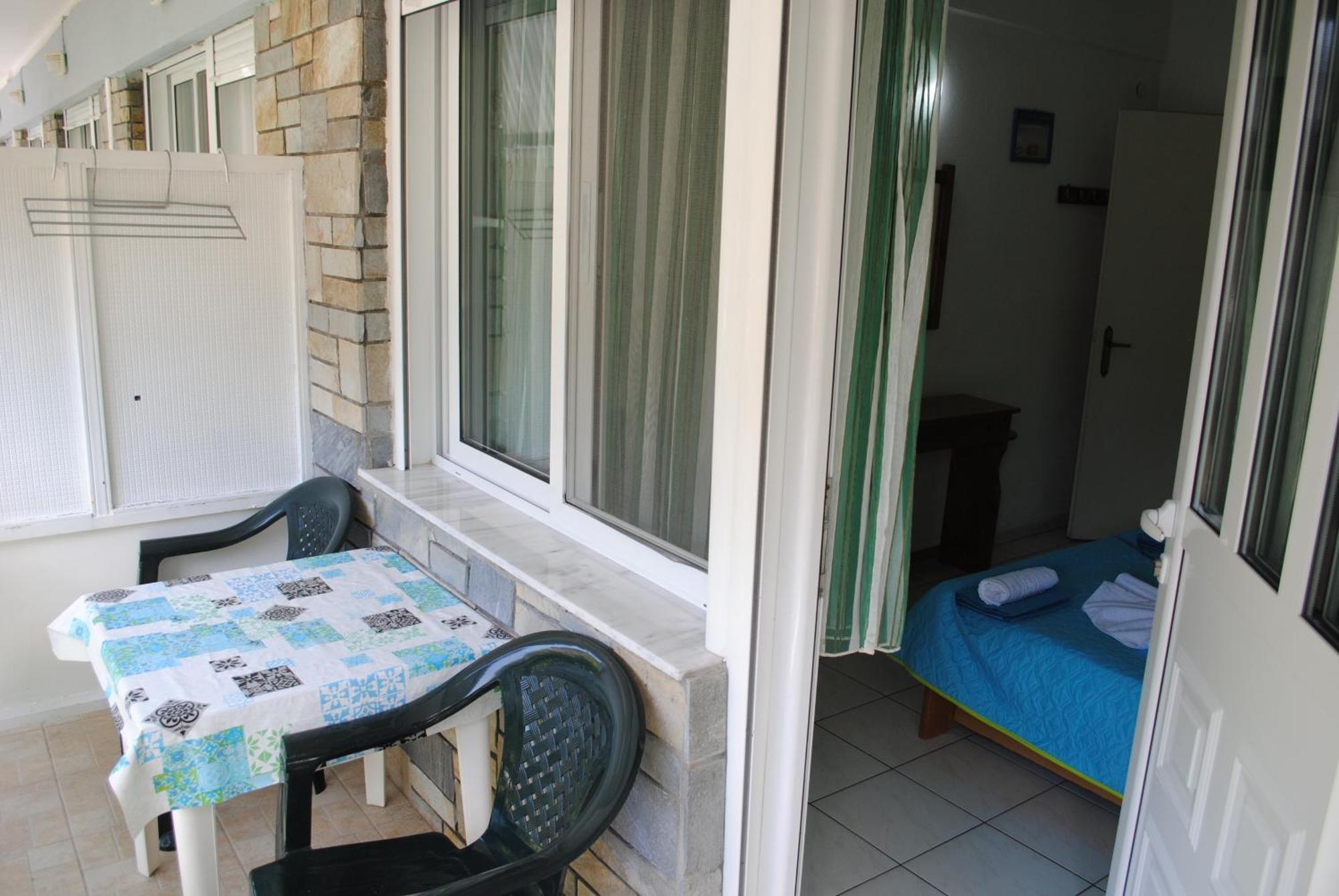 Artemis Apartments Paralia Dionysiou Buitenkant foto