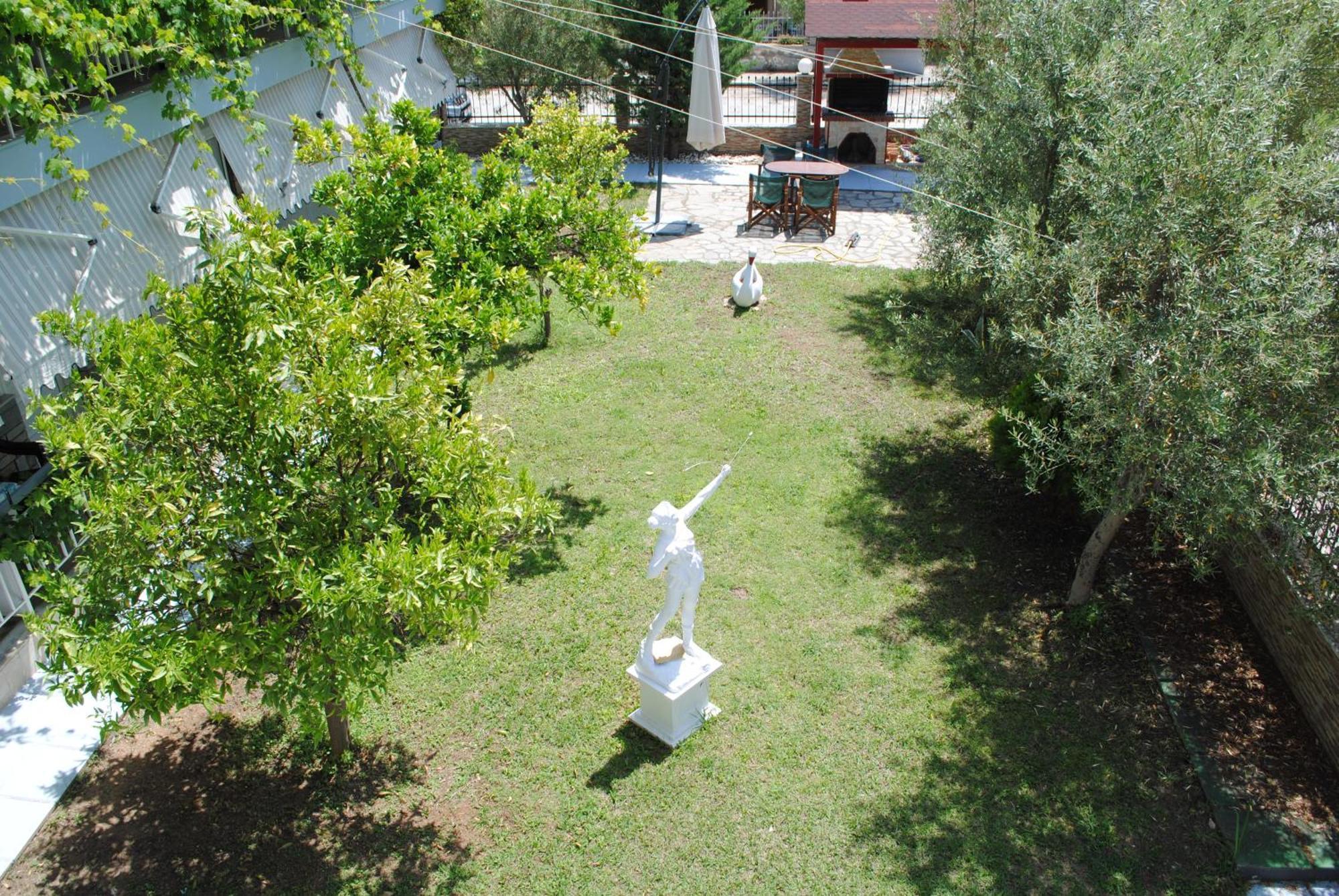 Artemis Apartments Paralia Dionysiou Buitenkant foto