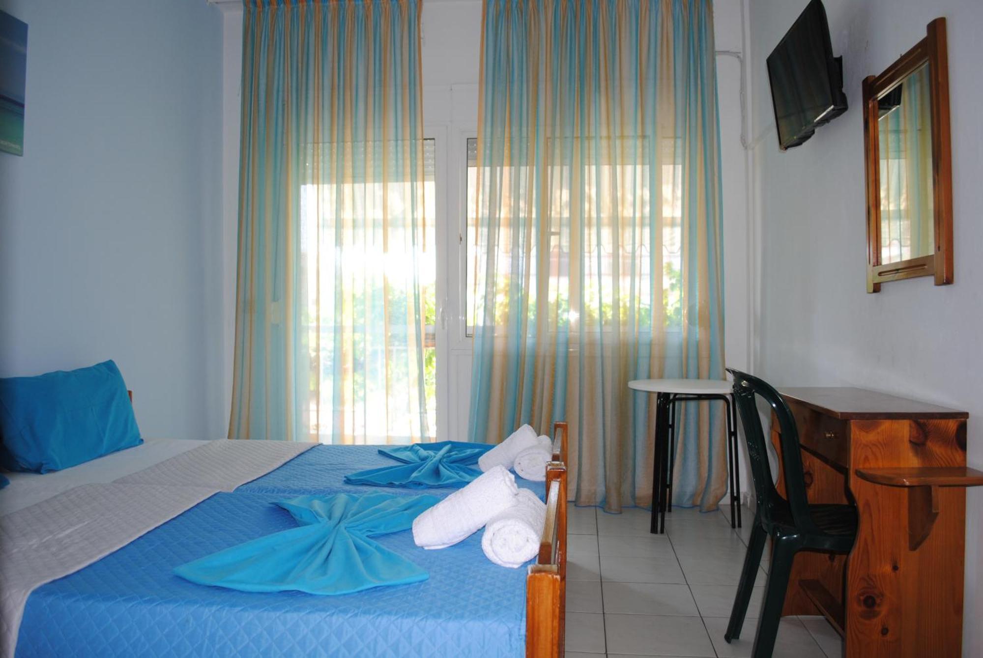 Artemis Apartments Paralia Dionysiou Buitenkant foto