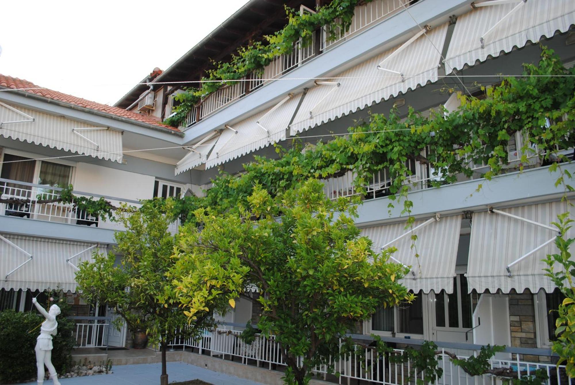 Artemis Apartments Paralia Dionysiou Buitenkant foto