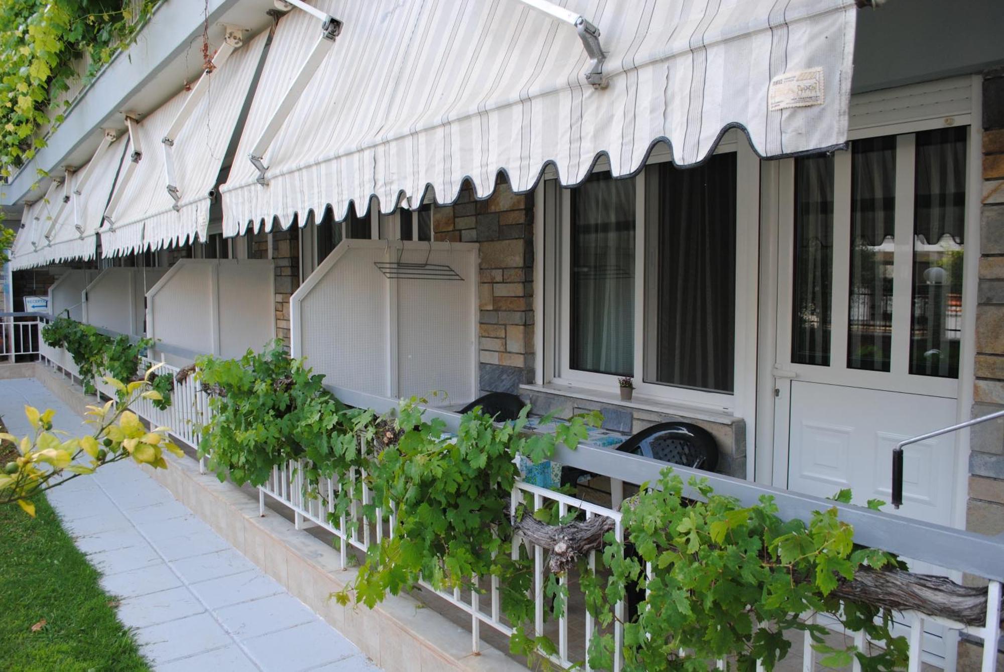 Artemis Apartments Paralia Dionysiou Buitenkant foto