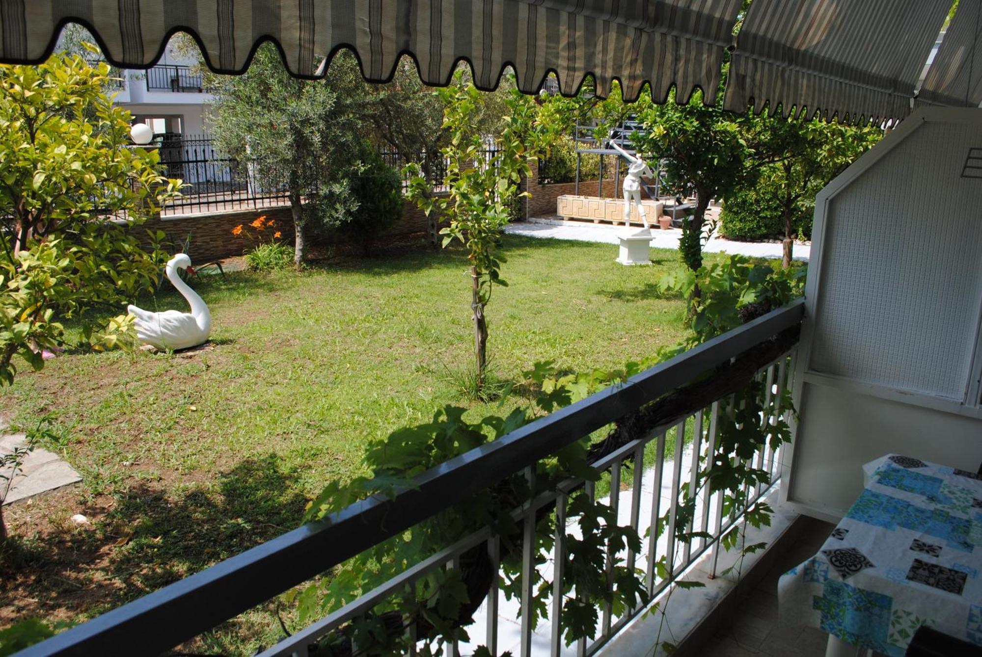 Artemis Apartments Paralia Dionysiou Buitenkant foto