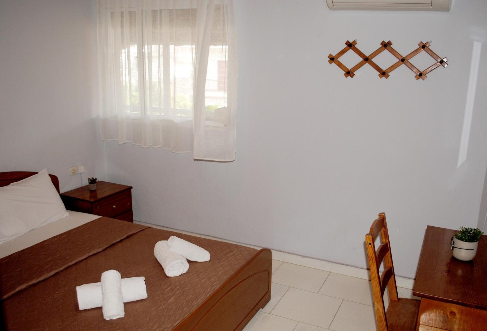 Artemis Apartments Paralia Dionysiou Buitenkant foto