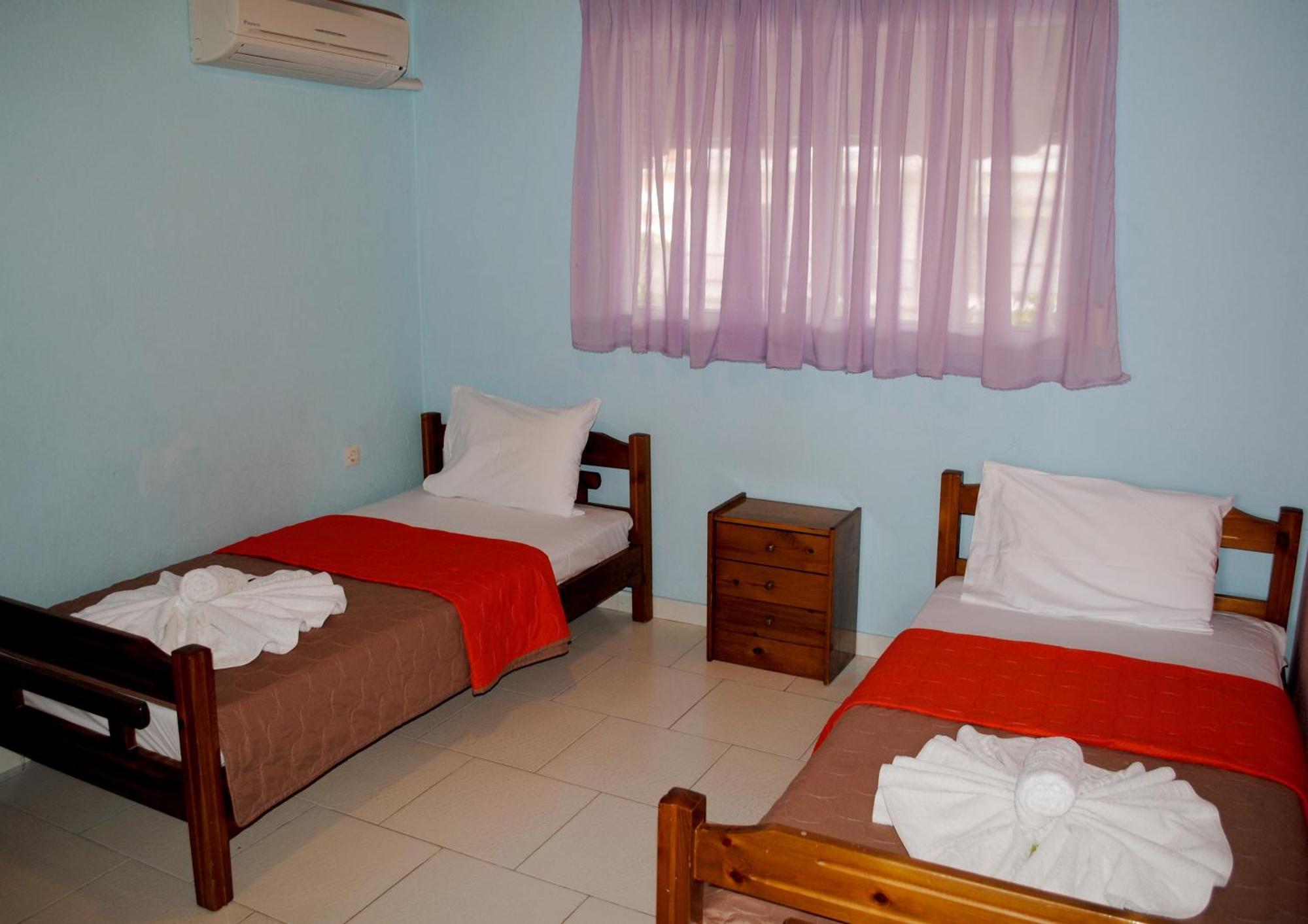Artemis Apartments Paralia Dionysiou Buitenkant foto