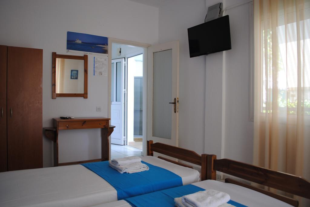 Artemis Apartments Paralia Dionysiou Buitenkant foto